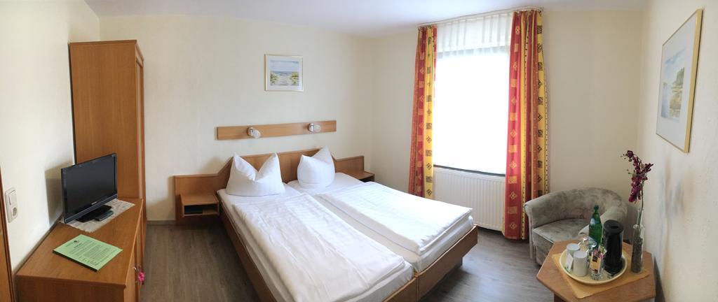 Kastanienhof Hotel Garni Ostseebad Ostseebad Zinnowitz Zimmer foto